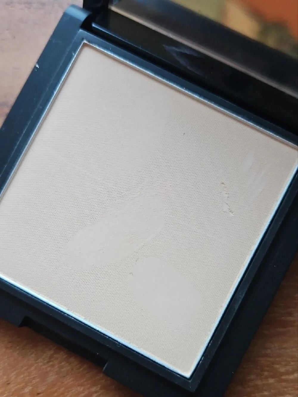REINA REBELDE Perla On Your Face Finishing Powder